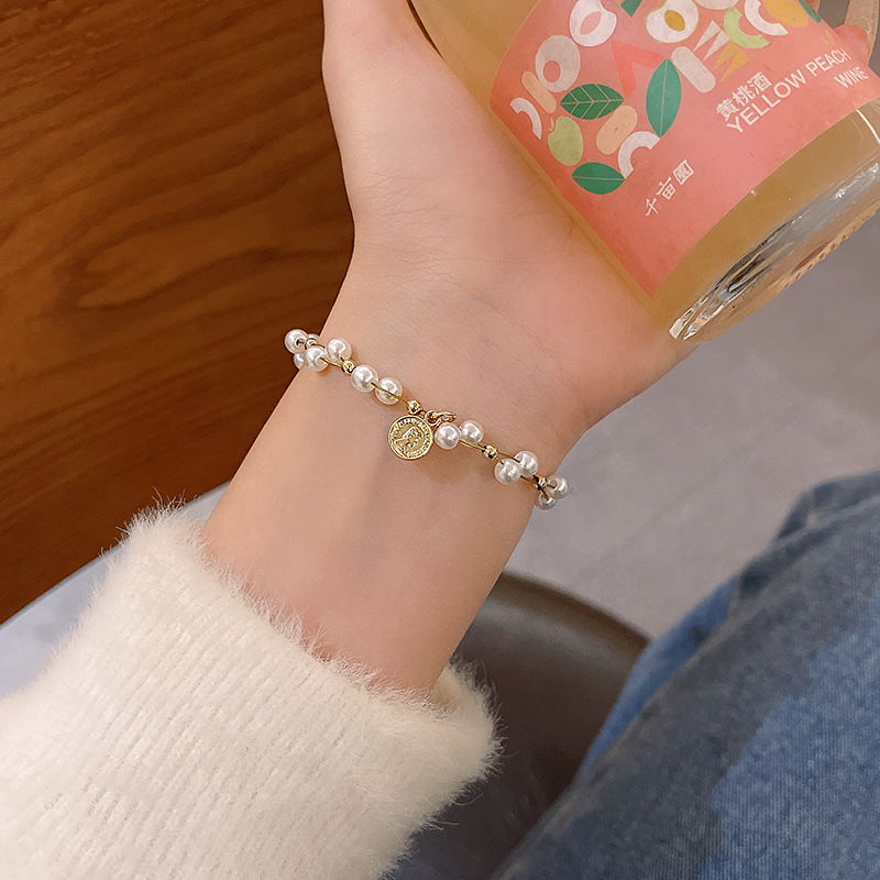 Elegant Alloy Gold-Plated Chain Bracelet (15) Elegant Alloy Gold-Plated Chain Bracelet