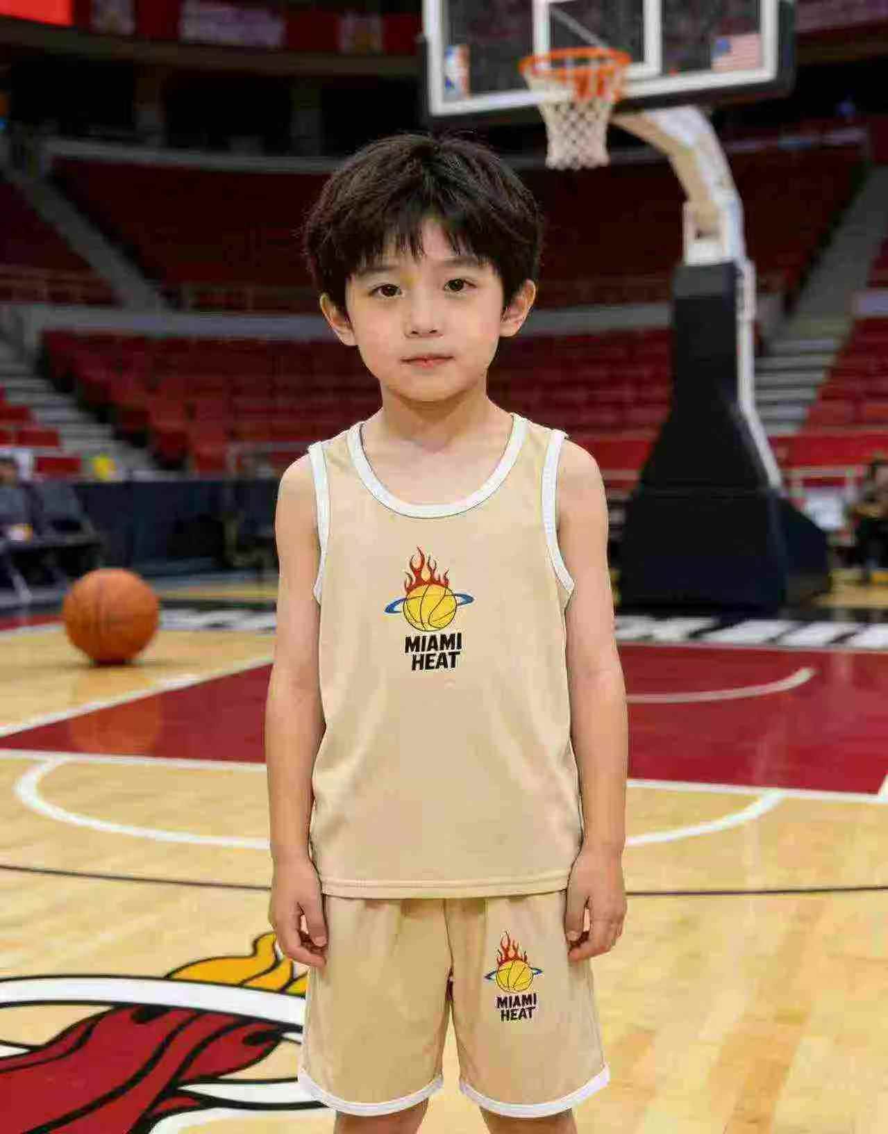 Kid's Workout Set – Comfortable & Stylish Sportswear for Active Kids ✨ Kid's Workout Set – Comfortable & Stylish Sportswear for Active Kids
